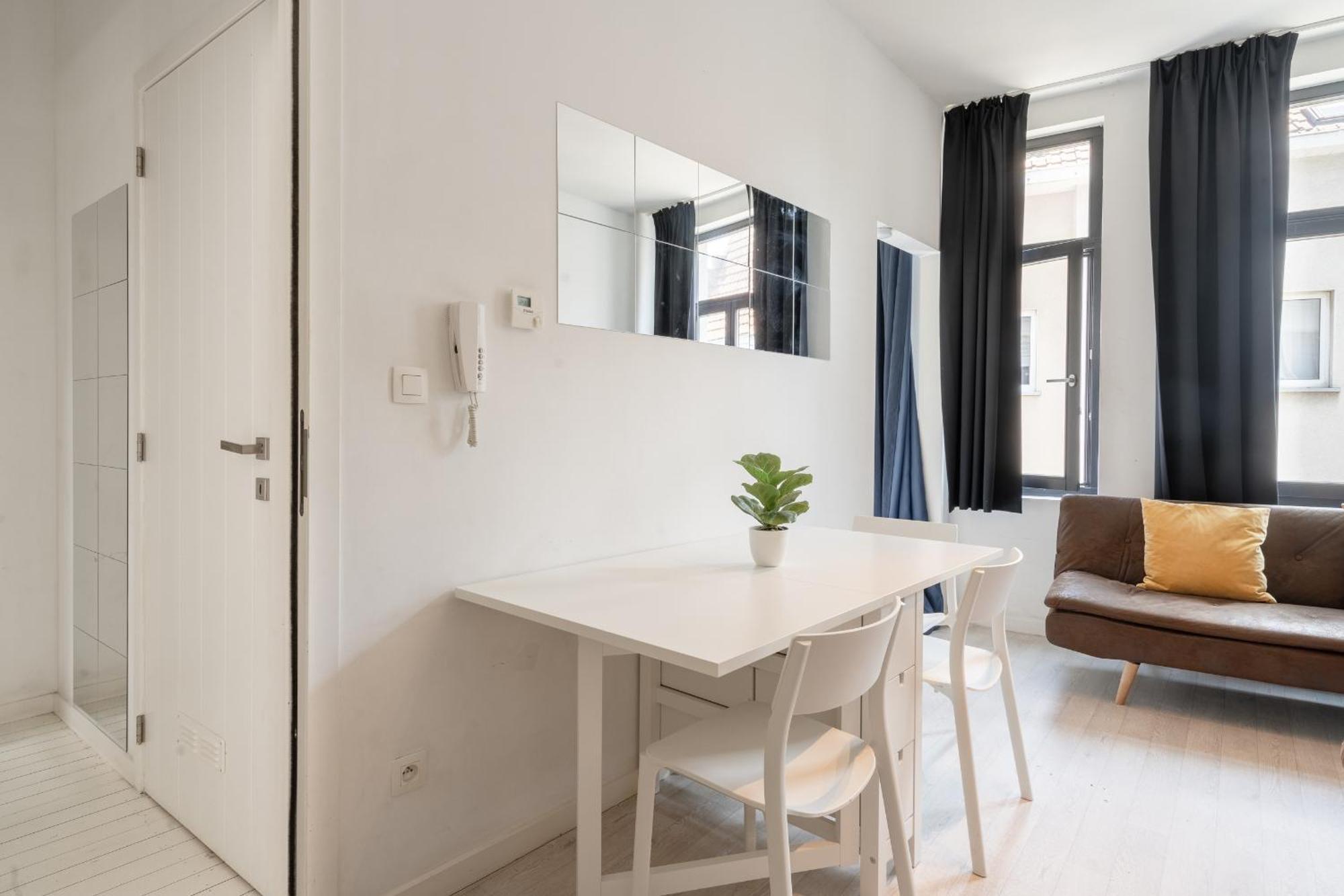 Beautiful Cozy Apartments In The Heart Of Antwerp Exterior photo